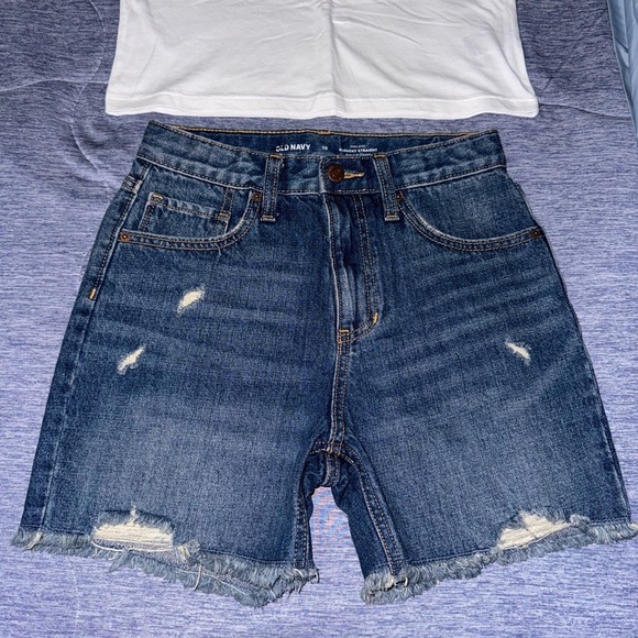 Old Navy White Tee with Graphic and Dark Blue Denim Shorts - Picture 2 of 4